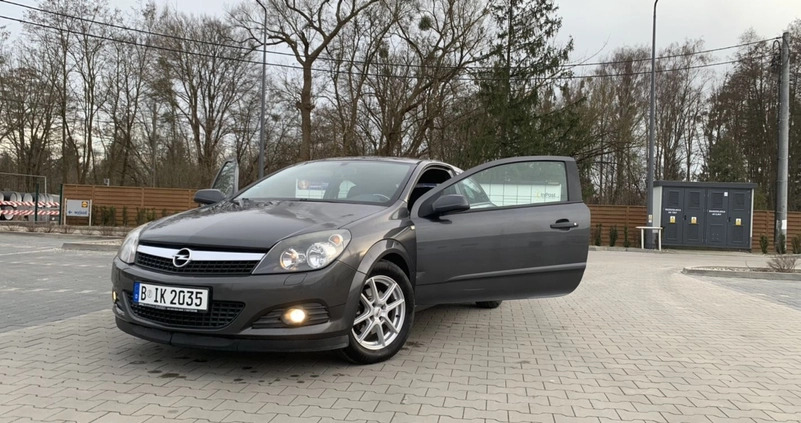 Opel Astra cena 8800 przebieg: 194000, rok produkcji 2009 z Piaseczno małe 46